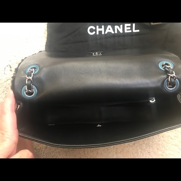 Rare CHANEL Runway Comic Shearling Flap Bag - Picture 4 of 6